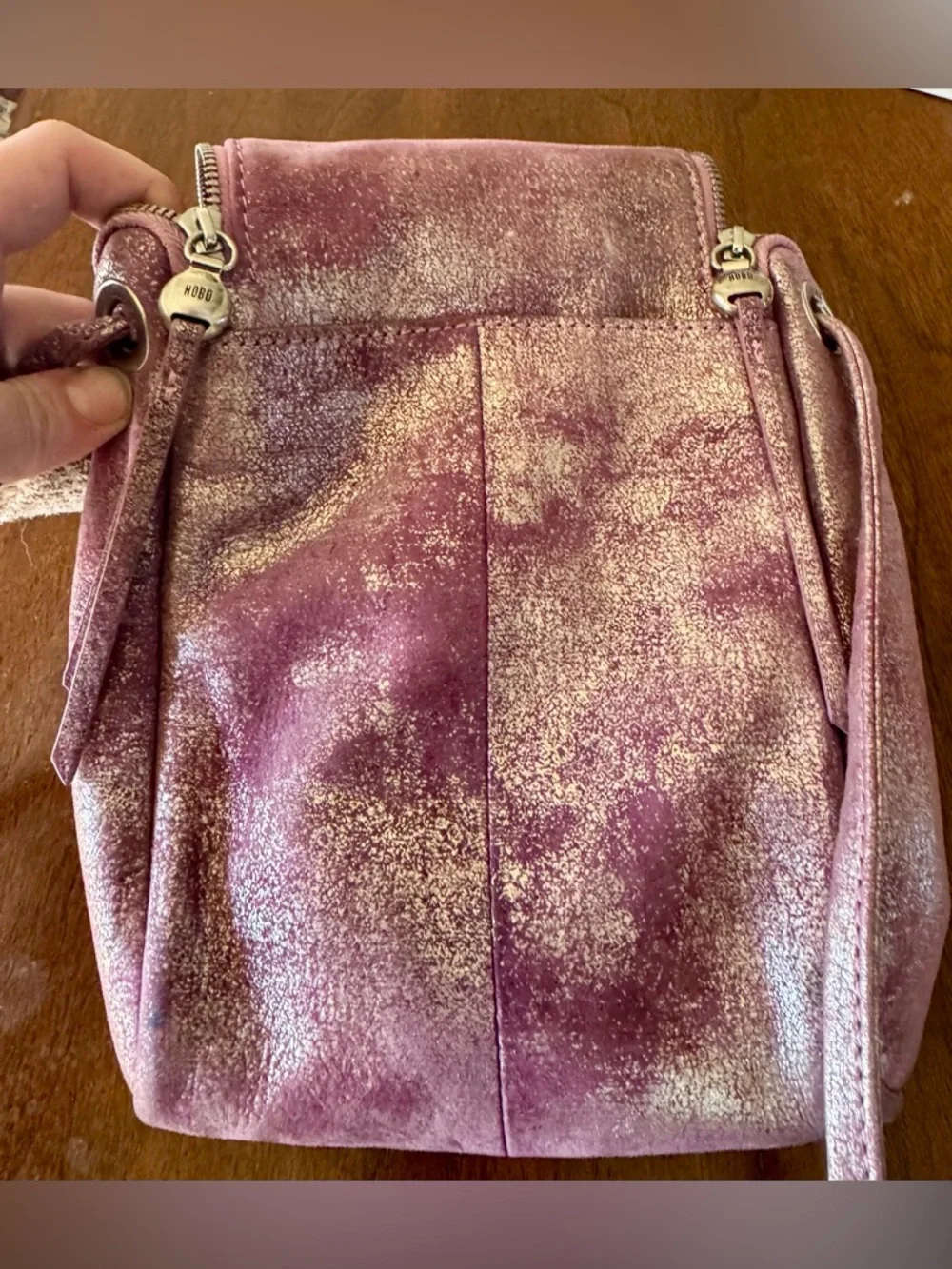 Hobo Fern Crossbody - Limited Edition - Soft Metallic Violet Leather - Picture 4 of 7
